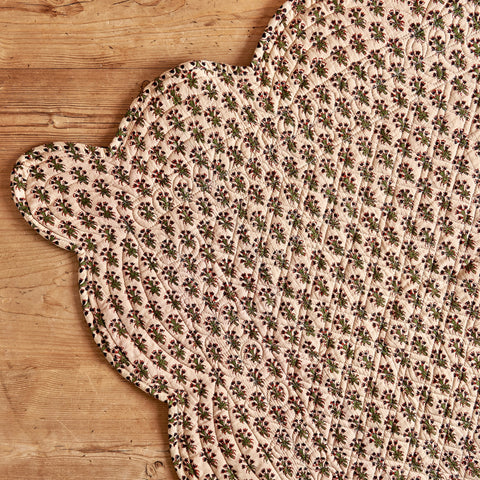 Five-Head Floral Provençal Quilt