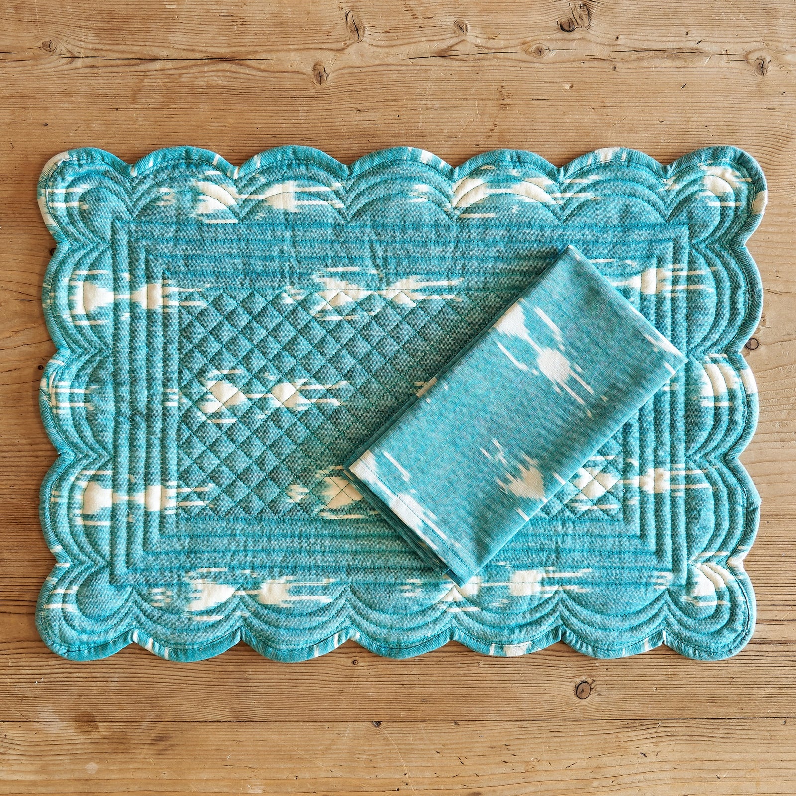 Scalloped Quilted Ikat Placemat & Napkin Set