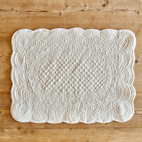 Scalloped Quilted Cotton Placemat