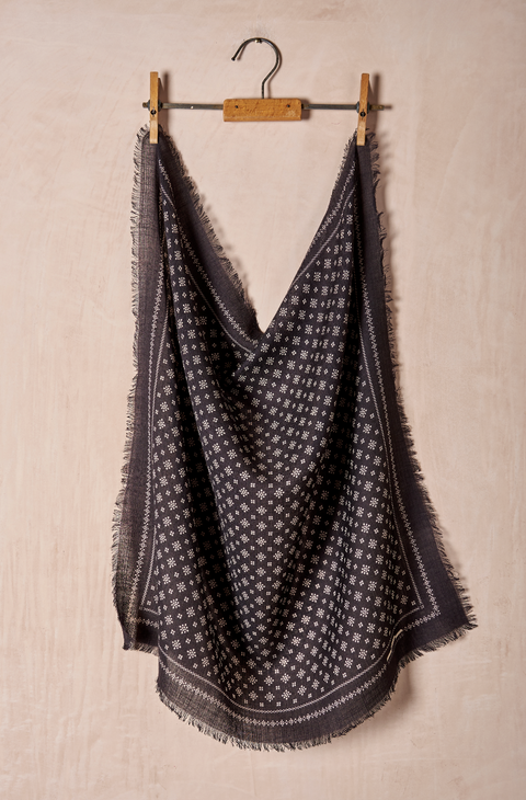 No.676 Wool Foulard