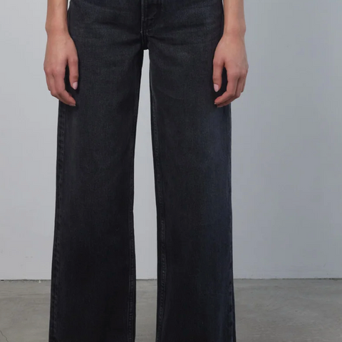 Elissa High-Waisted Jean