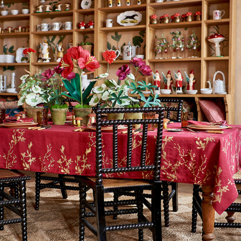 Mistletoe Linen Tablecloth