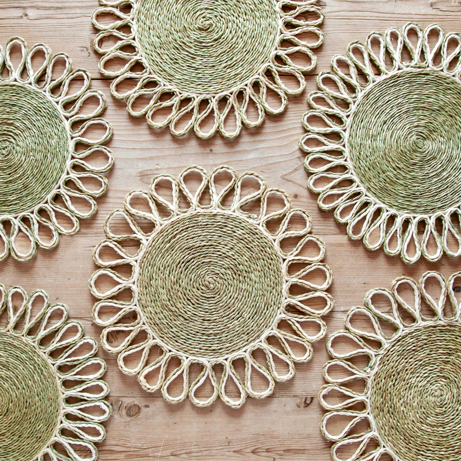 Looped sisal natural and white placemats